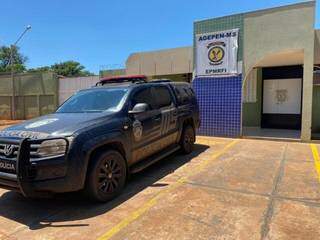 Agente penitenciário é preso por chefiar esquema de repasse de celular a presos Agente penitenciário é preso por chefiar esquema de repasse de celular a presos