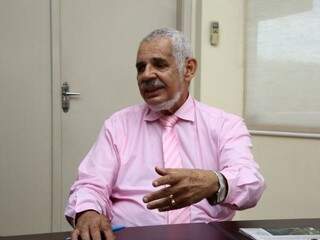 Upiran Jorge Gonçalves é promotor aposentado e atual secretário de Educação de Dourados (Foto: Divulgação)