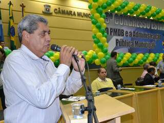 Puccinelli voltou a dizer que o prefeito de Campo Grande, Nelson Trad Filho (PMDB), será o candidato do PMDB em 2014(Foto: Minamar Junior)