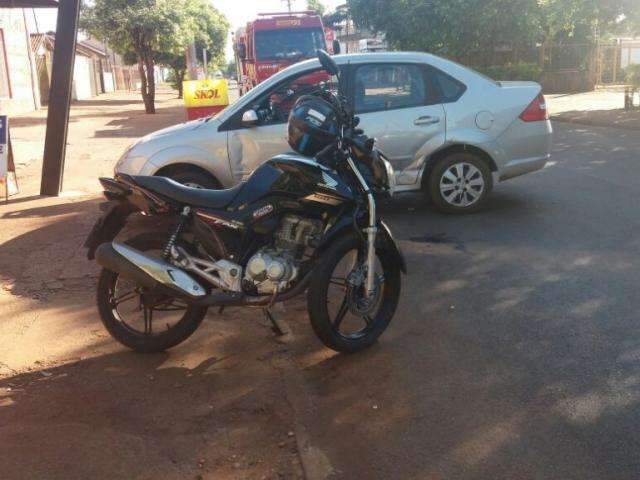 Motociclista morre a caminho do hospital depois de colidir em ve&iacute;culo 