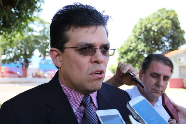 Olarte faz mist&eacute;rio sobre o kit escolar que ser&aacute; entregue aos alunos da Reme