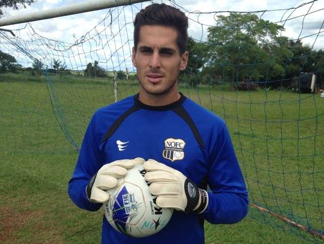 Novoper&aacute;rio confirma a contrata&ccedil;&atilde;o de goleiro do futebol paulista