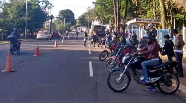 Opera&ccedil;&atilde;o da PM prende 11 foragidos e recupera 12 ve&iacute;culos em Campo Grande