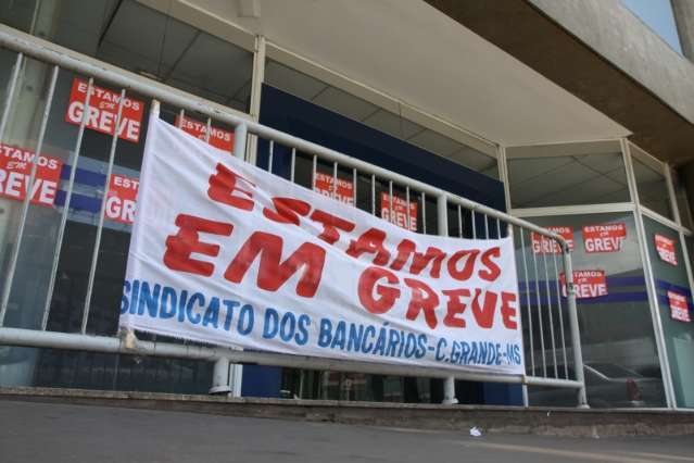 Greves dos bancos e Correios continuam por tempo indeterminado