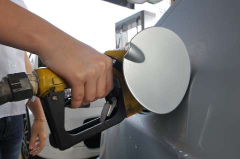 Alta dos combustíveis pressiona e inflação chega a 0,55% em novembro