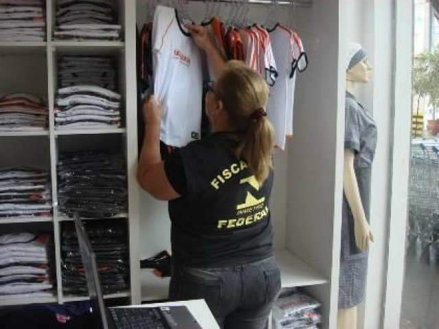  Multa por irregularidades em material escolar e uniformes pode chegar a 100 mil
