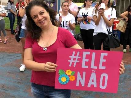 A sororidade resistiu ao embate da mulherada dividida entre #elesim e #elen&atilde;o?