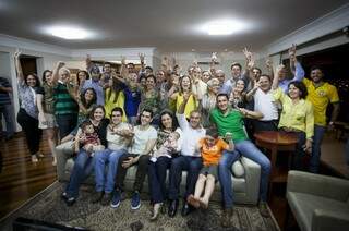 No programa eleitoral, Reinaldo destacou a importância da família em sua vida (Foto: Divulgação/Acessoria)
