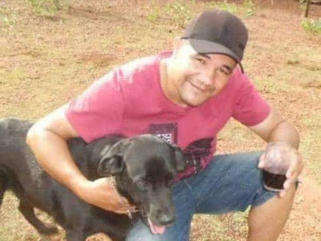 Homem cai do cavalo e morre durante passeio com a filha de cinco anos