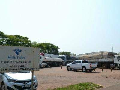 Em assembleia, auditores da Receita Federal decidem manter greve