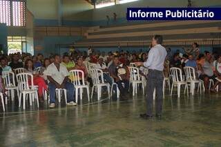 O prefeito Gerson Garcia Serpa se reuniu com professores na semana passada. (Foto: Divulgação)