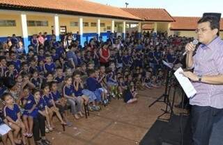 Prefeito anunciou a construção de 60 salas de aula em Campo Grande. (Foto: Gerson Walber/PMCG)