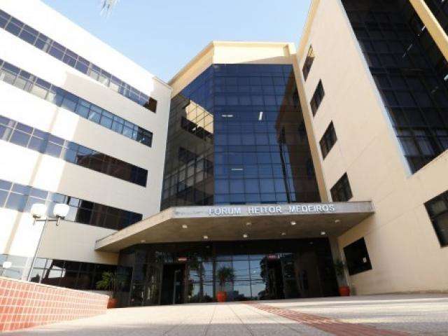 Justi&ccedil;a determina pagamento de bolsa-alimenta&ccedil;&atilde;o a servidores municipais