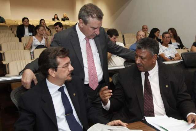 Governo amplia isen&ccedil;&atilde;o e muda projeto para aprovar aumento de impostos