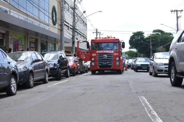 Trote em shopping mobiliza bombeiro e causa congestionamento no Centro