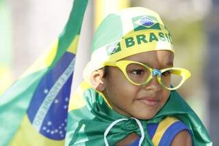 Guilherme, de 4 anos, pedia ao pai para se vestir de Brasil desde de manhã. 