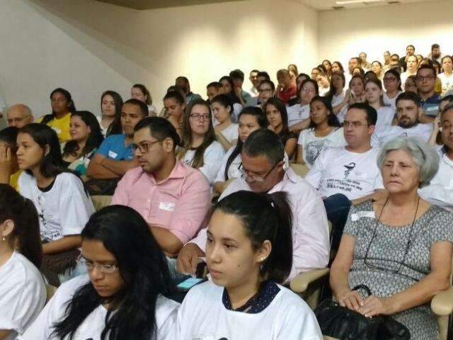 Vota&ccedil;&atilde;o de projeto que institui piso de farmac&ecirc;utico &eacute; adiada para quarta