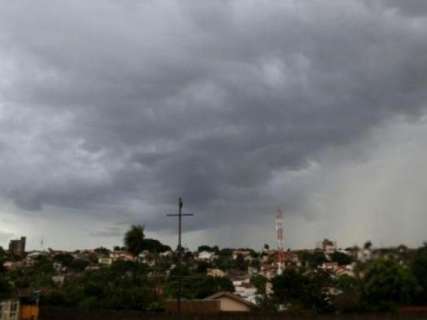 Estragos das chuvas levam governo a declarar emergência em 4 cidades