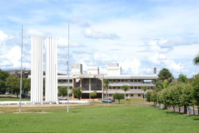Justi&ccedil;a condena ex-reitor da UFMS por usar verba p&uacute;blica em promo&ccedil;&atilde;o pessoal 