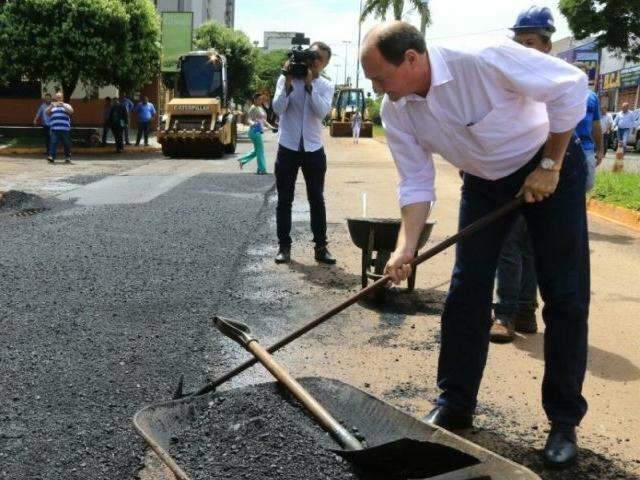 Secret&aacute;rio de Infraestrutura fiscaliza obras de R$ 39 milh&otilde;es em avenidas