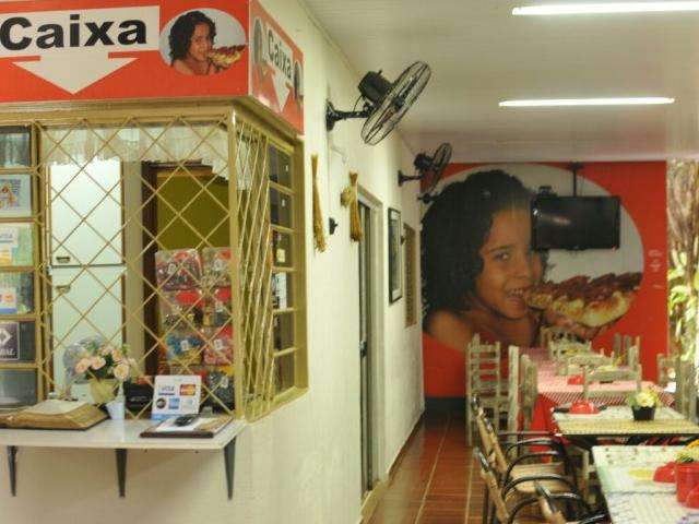 Dupla aterroriza clientes e dona de pizzaria para roubar R$ 300