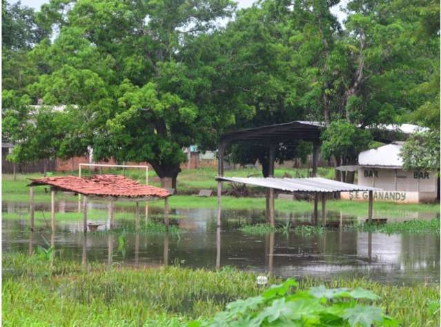 N&iacute;vel do rio Aquidauana sobe mais 70 cm e 3 fam&iacute;lias  precisam deixar casas