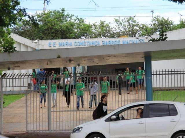 Pol&ecirc;mica sobre filme leva &agrave; suspens&atilde;o de diretor e professor de escola
