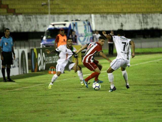 Da grade, torcida v&ecirc; o Novo ser eliminado da Copa do Brasil por 3 a 2