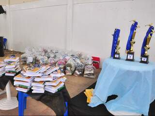 Ao lado dos troféus, cestas básicas e kits serão distribuídos para famílias pobres. (Foto: João Garrigó)