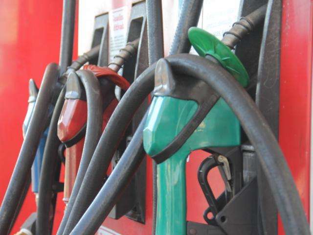 Oscila&ccedil;&atilde;o no pre&ccedil;o da gasolina faz consumidor ca&ccedil;ar posto mais barato