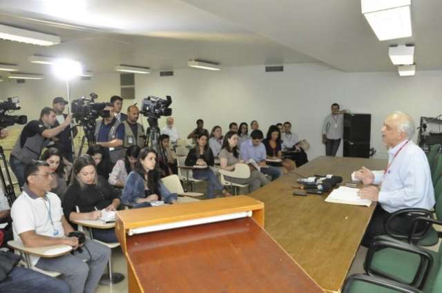 Cl&iacute;nica de Siufi n&atilde;o notificou mortes e pode ser suspensa, diz Santa Casa