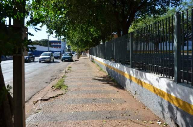 Santa Casa pressiona e Semadur manda ambulante deixar rua em 48h
