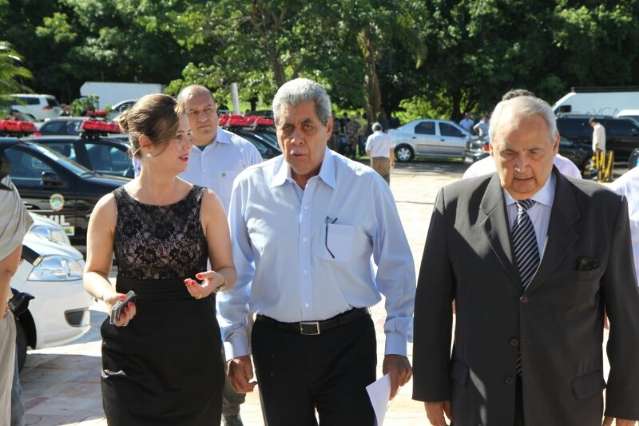 Ciro Gomes fala com Andr&eacute; por telefone e se diz &ldquo;triste&rdquo; por Bernal