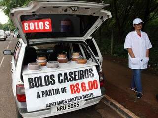 Sobrevivendo da rua: crise &quot;empurra&quot; desempregados ao trabalho informal