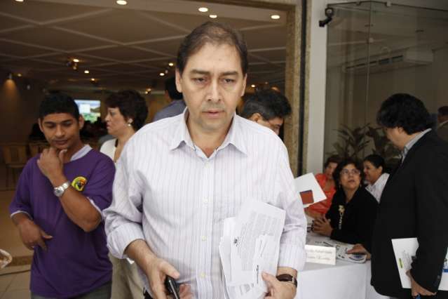 Bernal n&atilde;o v&ecirc; irregularidade no &ldquo;kit frutas&rdquo; e sim m&aacute; f&eacute; dos vereadores