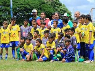 Campeonato marcou inauguração oficial da escolinha de futebol no José Abrão (Foto: Marina Pacheco)