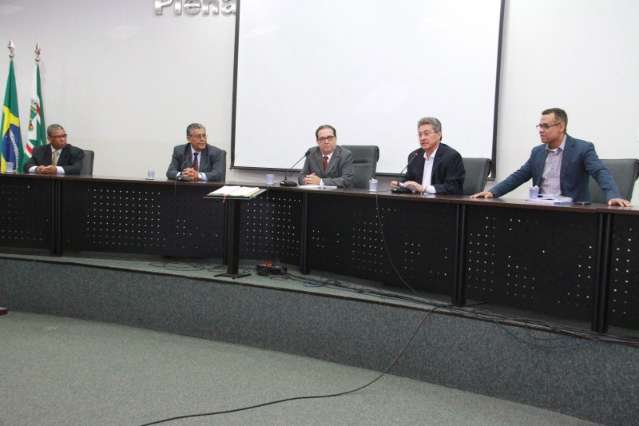 Escola de Controle Externo do TCE re&uacute;ne munic&iacute;pios para debater desenvolvimento