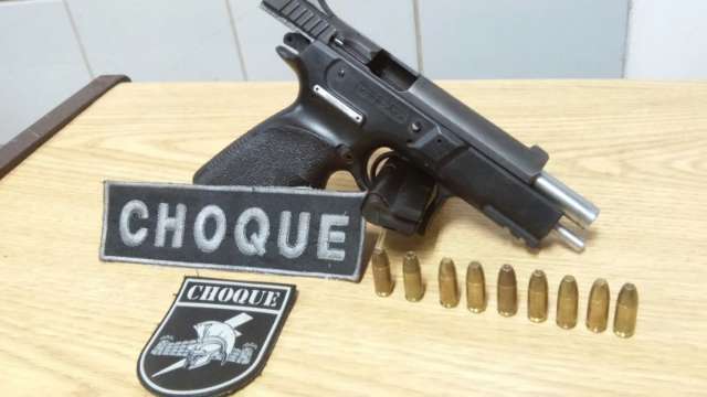 Homem de 30 anos &eacute; preso com pistola de uso restrito no Lageado 