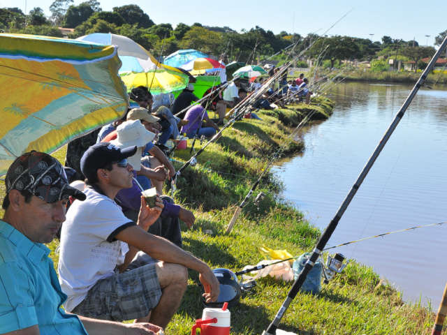  Entrega de pr&ecirc;mios e shows encerram Festa do Peixe em Dourados