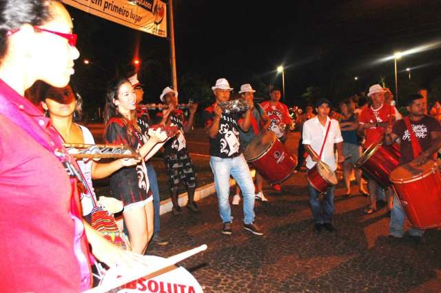 Em protesto contra notas do desfile, Igrejinha vai se reunir todo dia no Centro