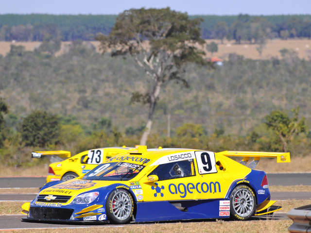  Poeira assusta e gera cr&iacute;tica de pilotos em treinos da Stock Car na Capital