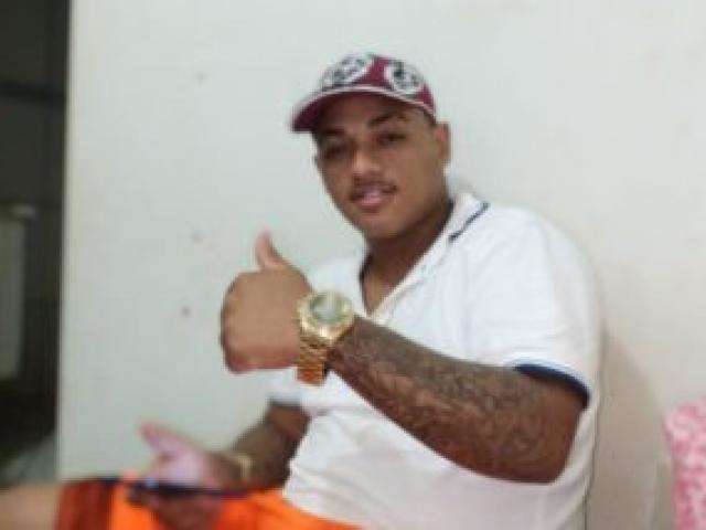 Jovem morre ap&oacute;s ser deixado com tiro no abd&ocirc;men em frente a hospital 