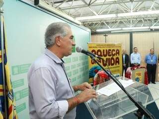 Governador Reinaldo Azambuja (PSDB) durante lançamento de campanha (Foto: Henrique Kawaminami))