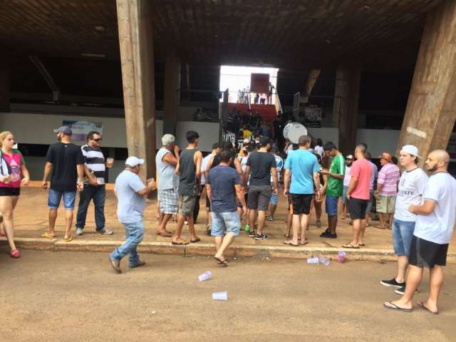 Oper&aacute;rio cede o empate e ter&aacute; de vencer o Luzi&acirc;nia fora de casa