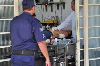 Vítima de assalto foi atendida no Centro de Saúde Guanandy. (Foto: João Garrigó)  