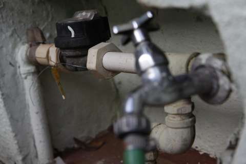 MPE pede na Justiça suspensão da cobrança da taxa de religação de água