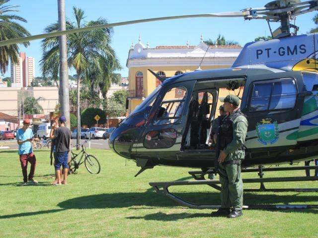 Opera&ccedil;&atilde;o da PM prende 20 pessoas e recupera ve&iacute;culos roubados na Capital