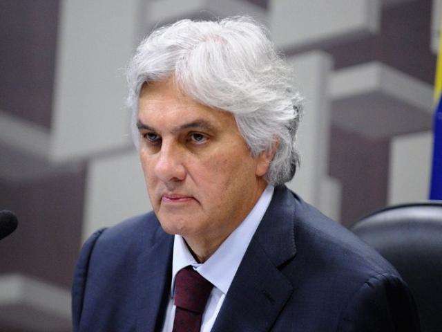 Delc&iacute;dio diz que Renan manipulou sua cassa&ccedil;&atilde;o e que deve ser afastado