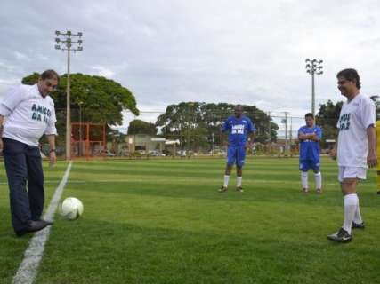 Ap&oacute;s reclama&ccedil;&otilde;es, Nelsinho e Bernal se re&uacute;nem nesta segunda-feira