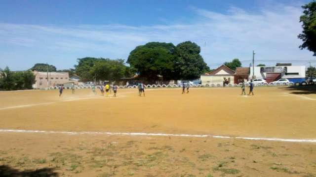 Futebol de v&aacute;rzea no bom sentido da palavra &eacute; atra&ccedil;&atilde;o nos bairros da Capital